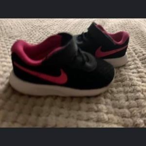 Toddler girl Nike shoes -6